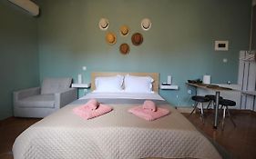 Pikinas Studios Near Ath Airport